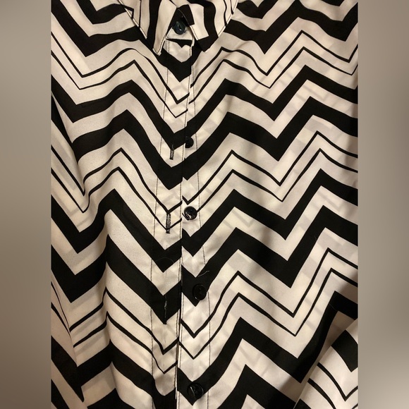 Chico's ladies blouse - Picture 3 of 7